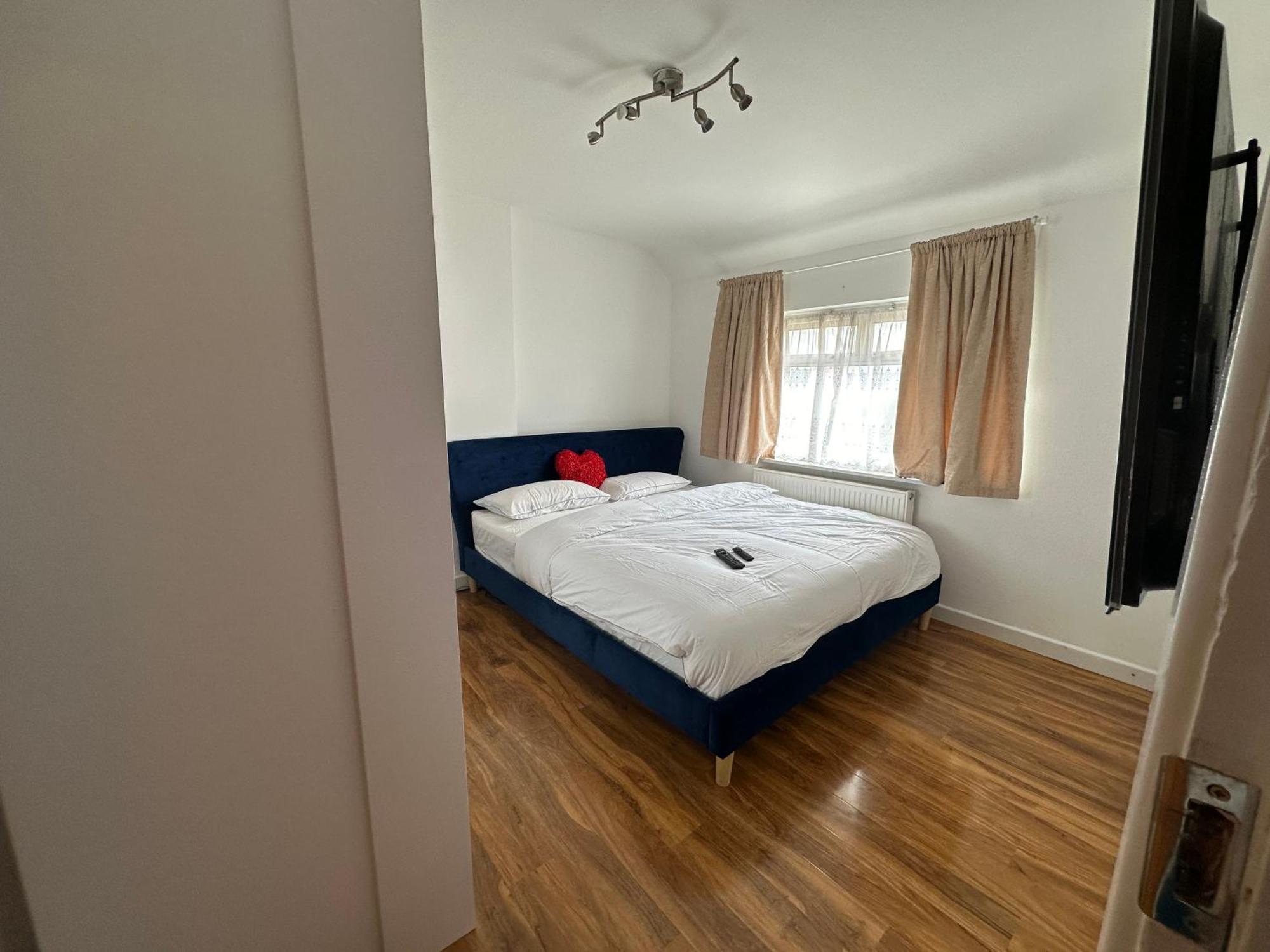 Beautiful Home In London With Easy Access To Central London Σάτον Εξωτερικό φωτογραφία