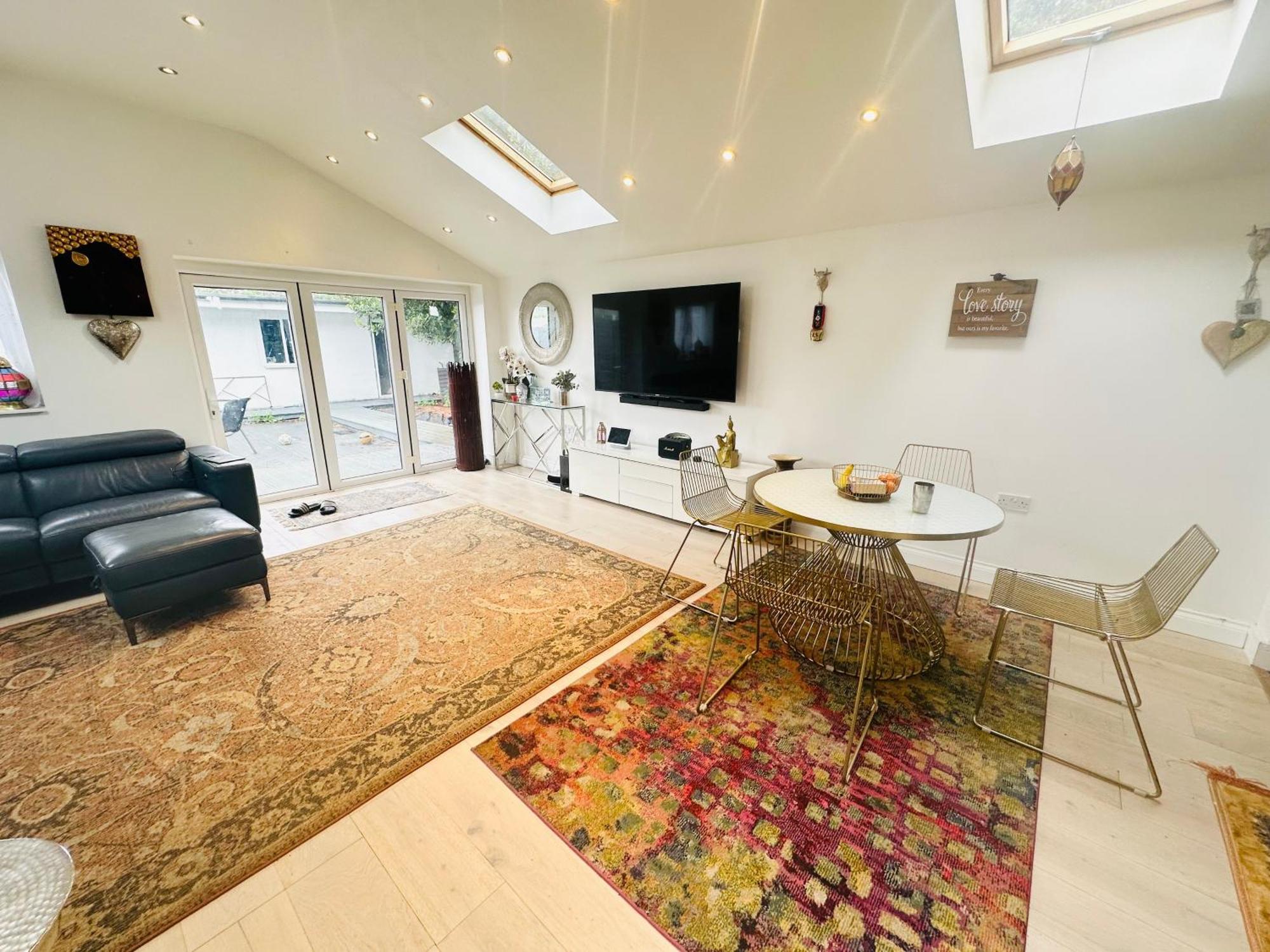 Beautiful Home In London With Easy Access To Central London Σάτον Εξωτερικό φωτογραφία